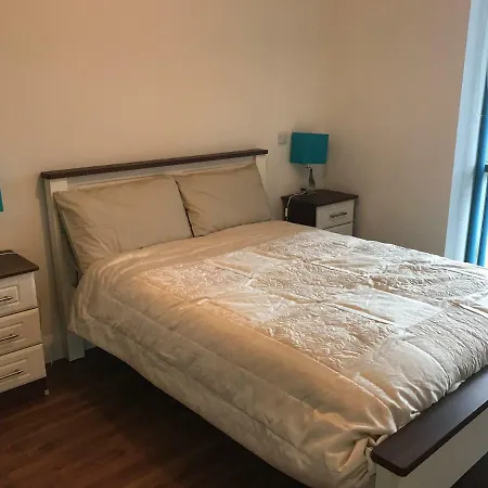 Reeks View Townhouse Apartment *